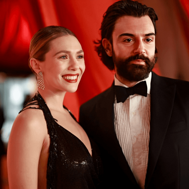 Elizabeth Olsen y su esposo Robbie Arnett (Imagen Getty)