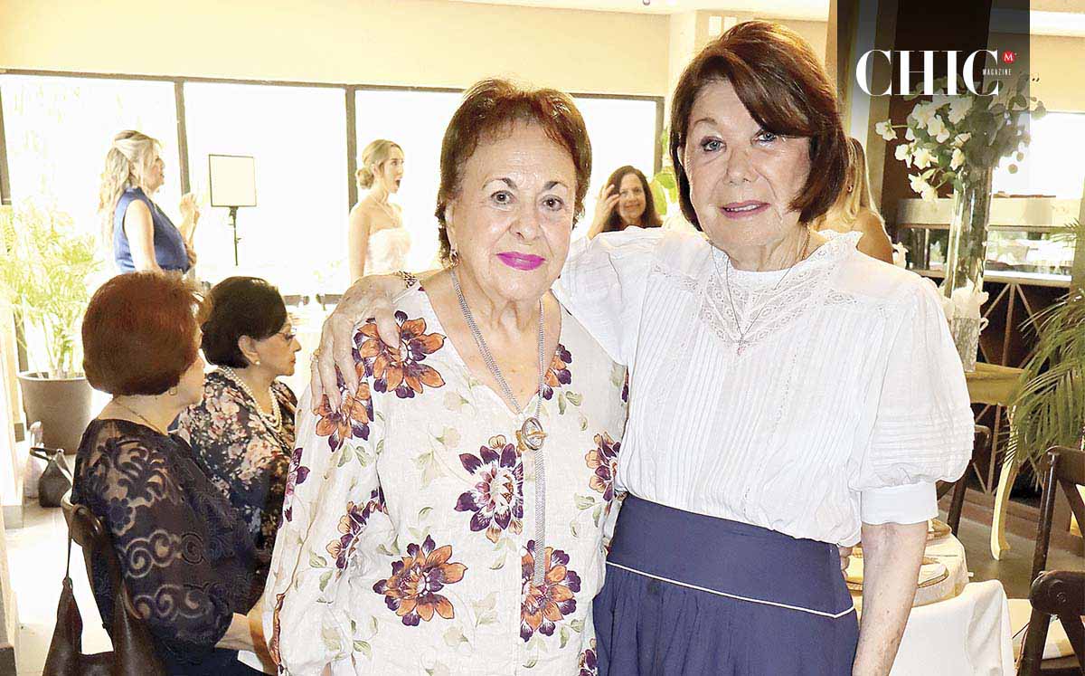 Raquel de Carrillo y Lou Ann de Flores