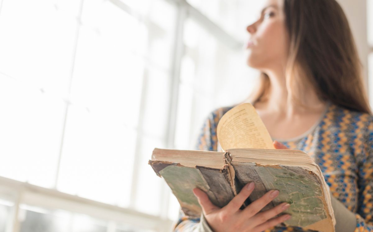 "Camina acompañado y llegarás lejos": ¿qué significa el proverbio? (Foto: Freepik)