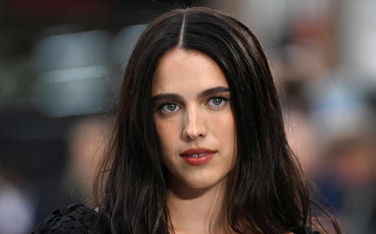 Margaret Qualley roba cámara con las “barefoot sandals” de Chanel (Foto: Getty Images)