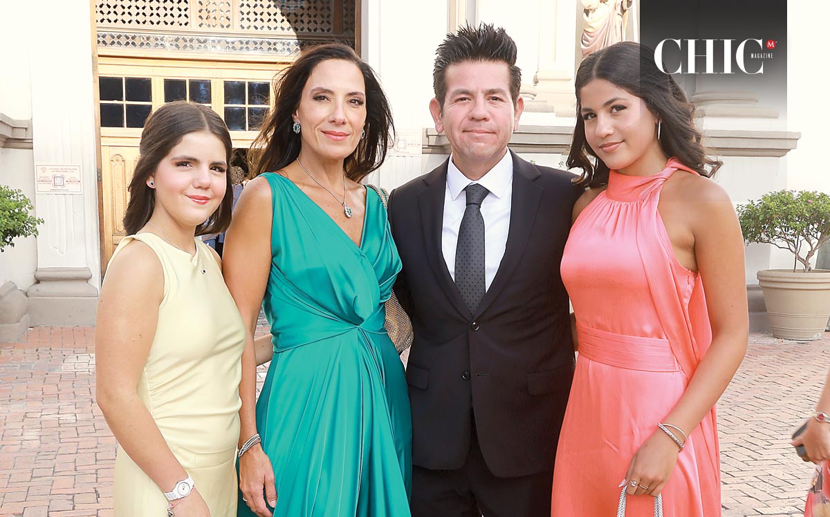 Eva Sofía Leal, Claudia Ballí de Leal, Ovidio Leal y Daniela Leal