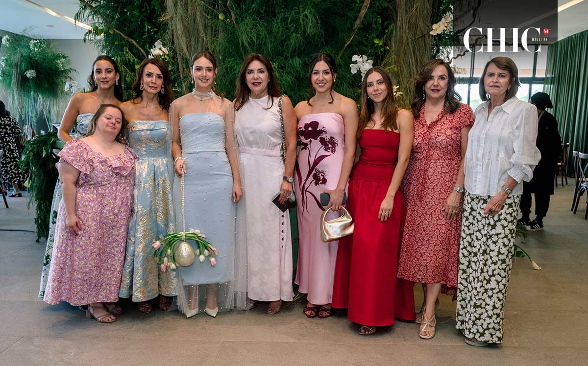 Ana Karla Papadópulos, Regina Gilio, Liliana Quintero, Ana Paula Gilio, Luly Quintero, Ana Cris Orduña, Luisa Orduña y Pity Quintero