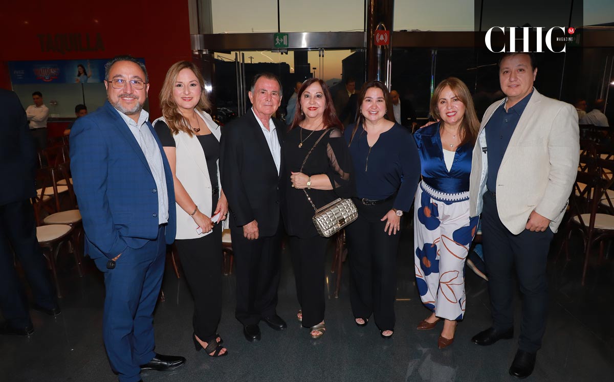 Jaime Cavazos, Sandra García, Eloy cavazos, Mary Galindo, Mary Cavazos, Magda Hernández y Eloy Cavazos