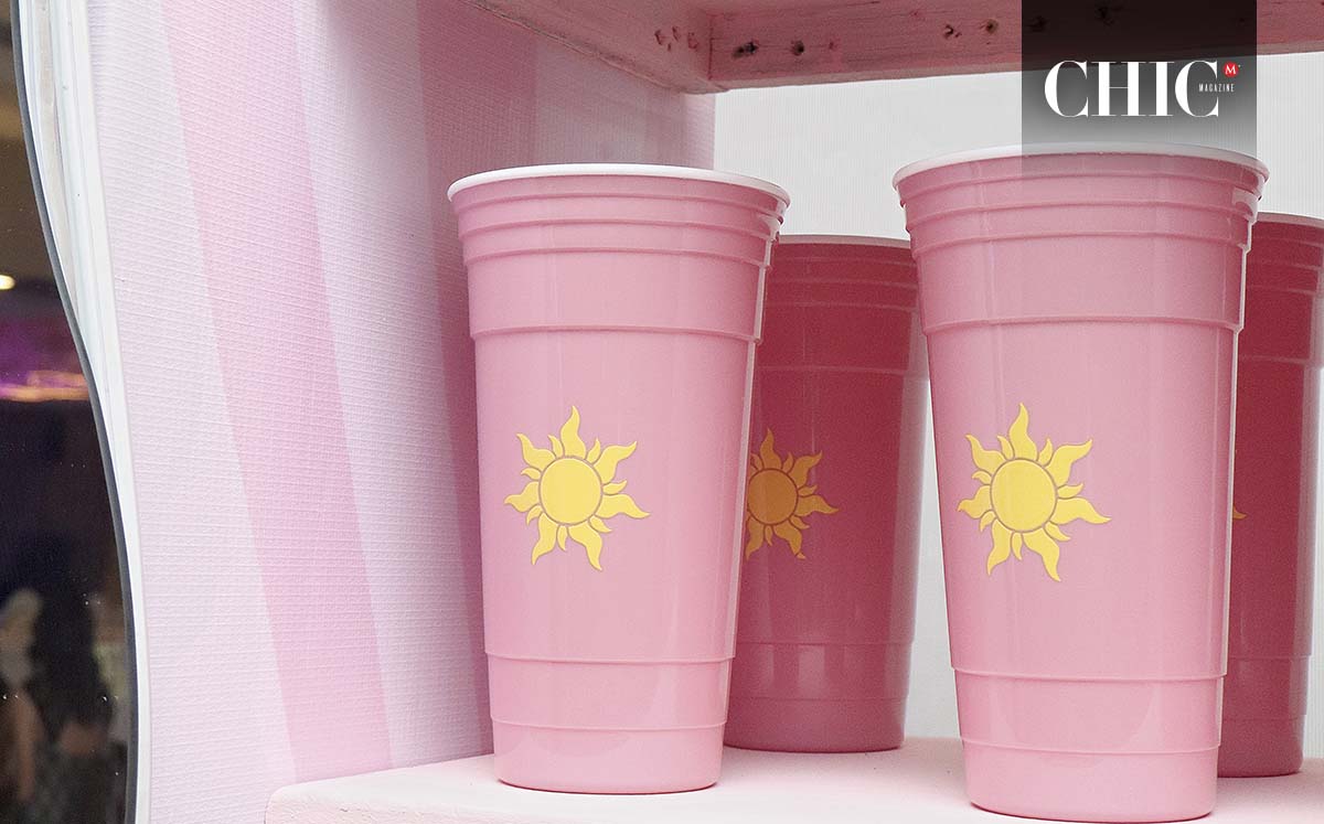 En Paulina`s Store los invitados disfrutaron de vasos con variedad de colores
