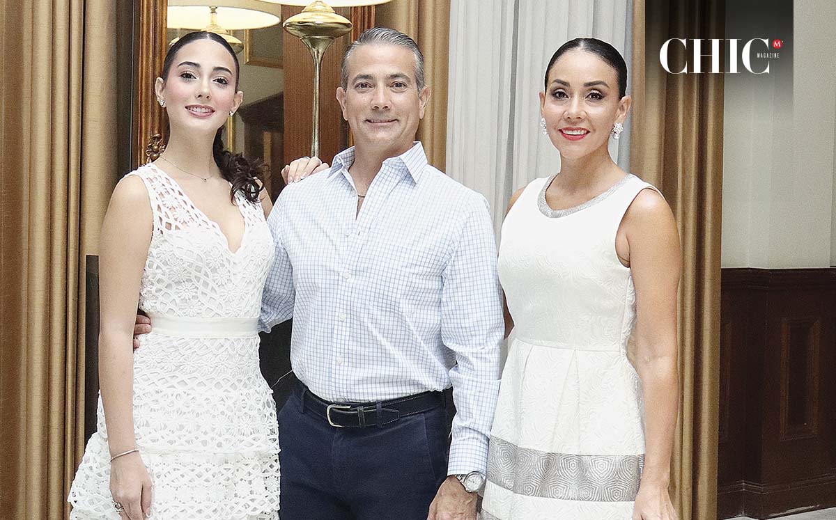Chabely Reyes, César Reyes y Gloria Alfaro