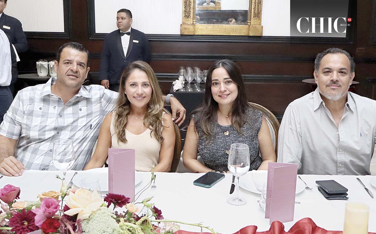 Jorge Elizondo, Karina de Elizondo, Ana de Hernandez y Emerico Hernandez