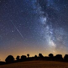 Lluvia de estrellas Épsilon Perseidas: A qué hora ver en México (Foto: IA)