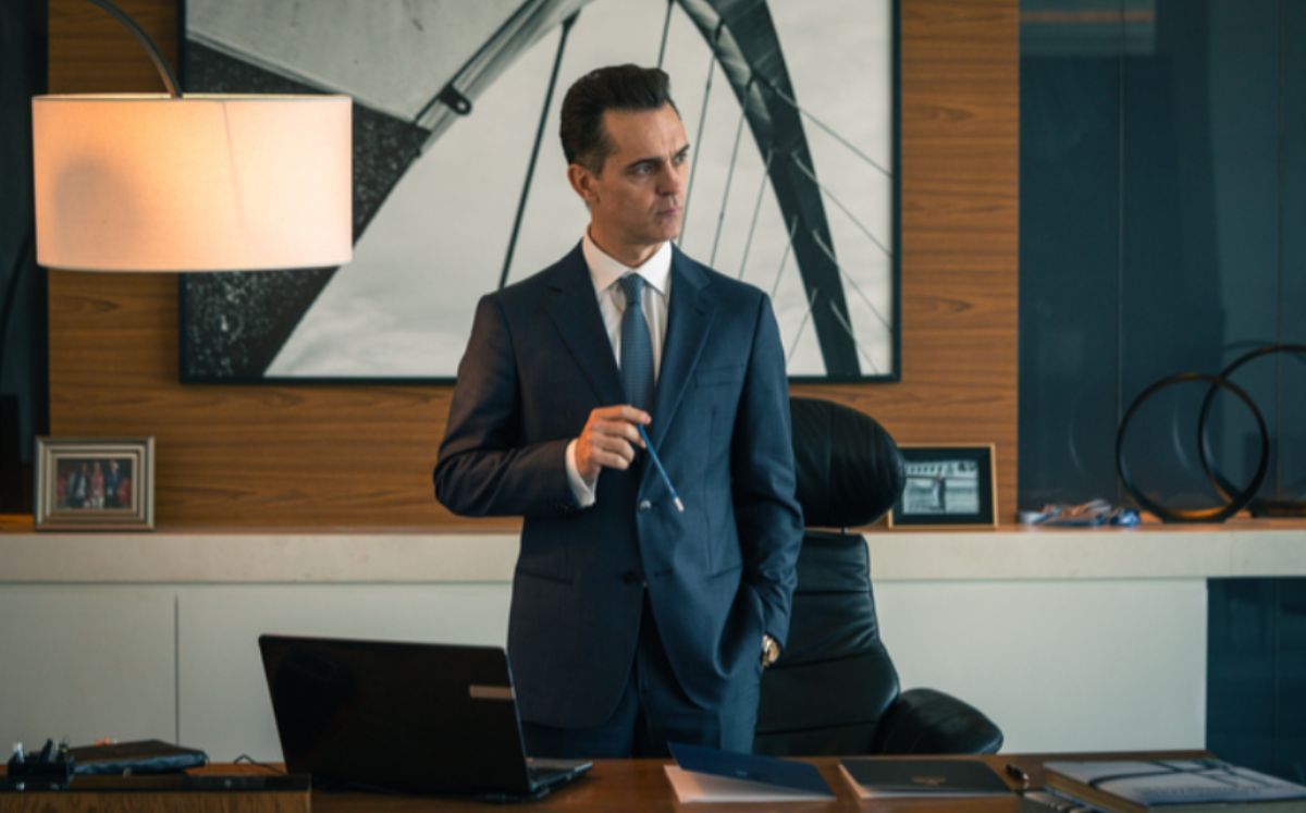 Pedro Alonso como el padre del acusado (Foto: Prime Video)