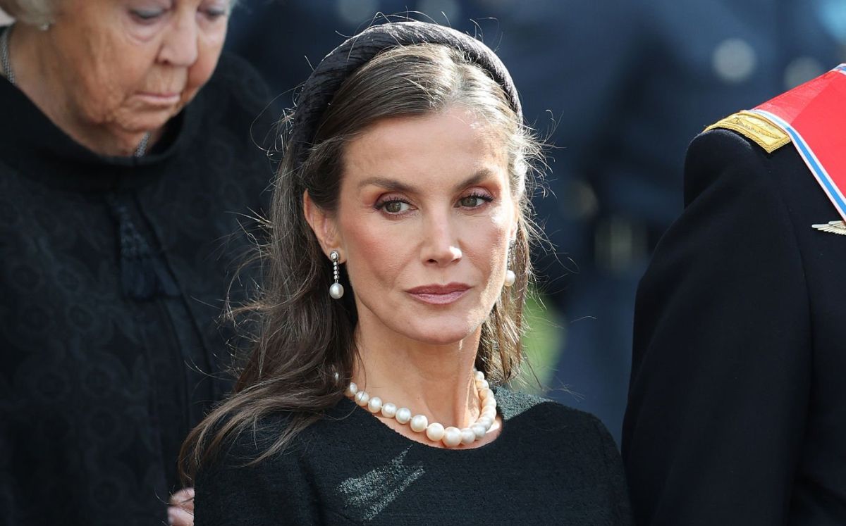 reina Letizia, funeral rey harald, funeral rey harald reina letizia, reina letizia look funeral rey harald, reina letizia joyas funeral rey harald, fu