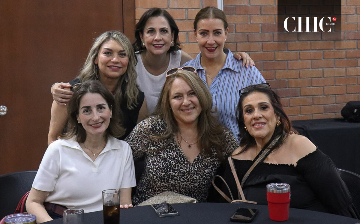 Gabriela Cabada, Lucía Romo, Gloria Sánchez, Sofía Tejada, Ana González y Margarita González