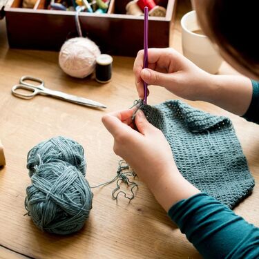 “Stitch Meditation”: ¿el crochet ayuda a reducir la ansiedad y estrés? (Foto: Freepik)
