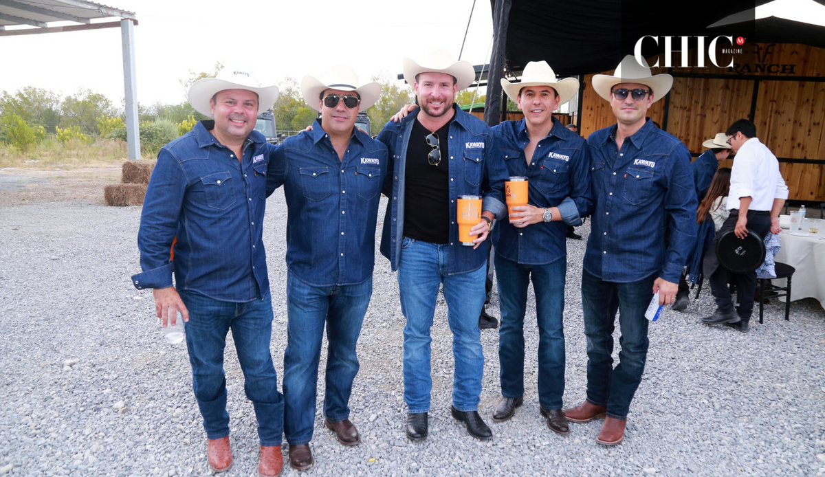 Cheno Ortiz y amigos