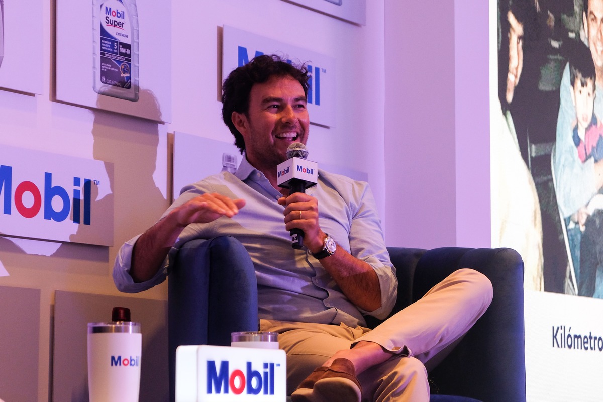 Sergio 'Checo' Pérez en el lanzamiento de 'Cada kilómetro cuenta' de ExxonMobil | (Foto: Cortesía)