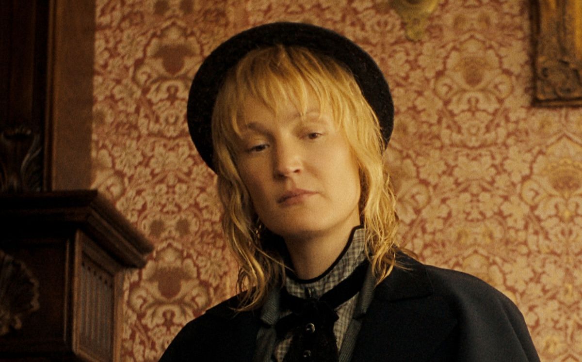 Vicky Krieps como Bridget “Maggie” Sullivan (Foto: Netflix)