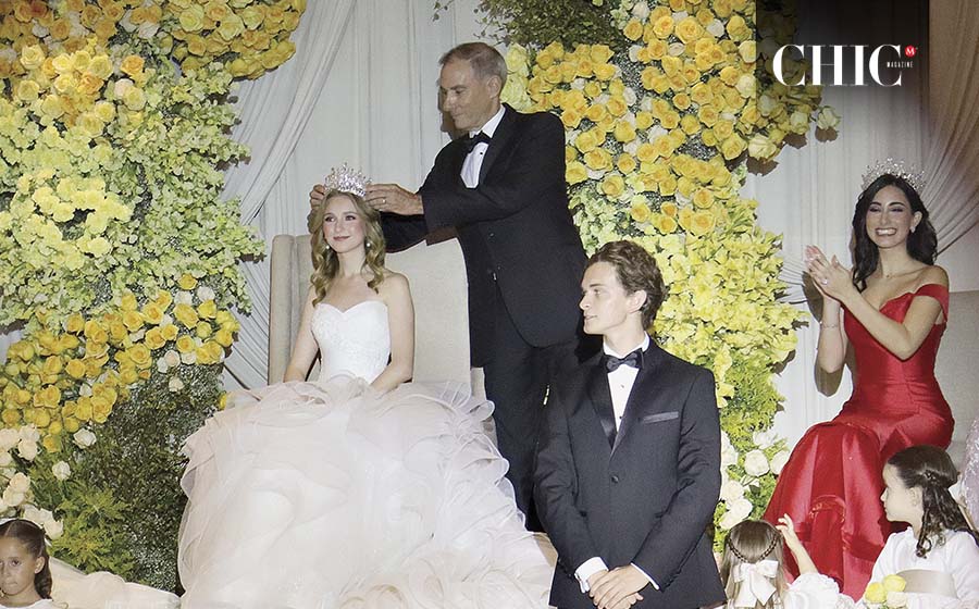 Momento de la coronación de María Fernández
