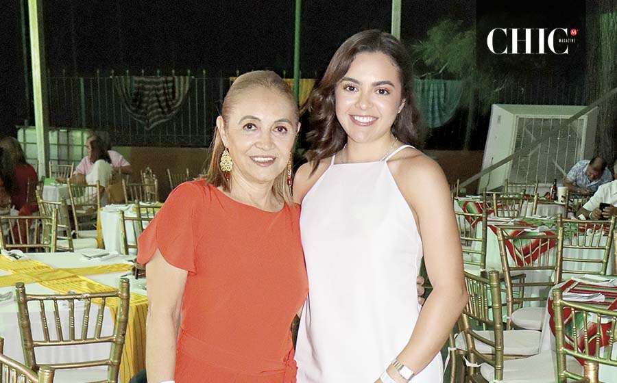 Silvia de Carrillo y Marifer Carrillo