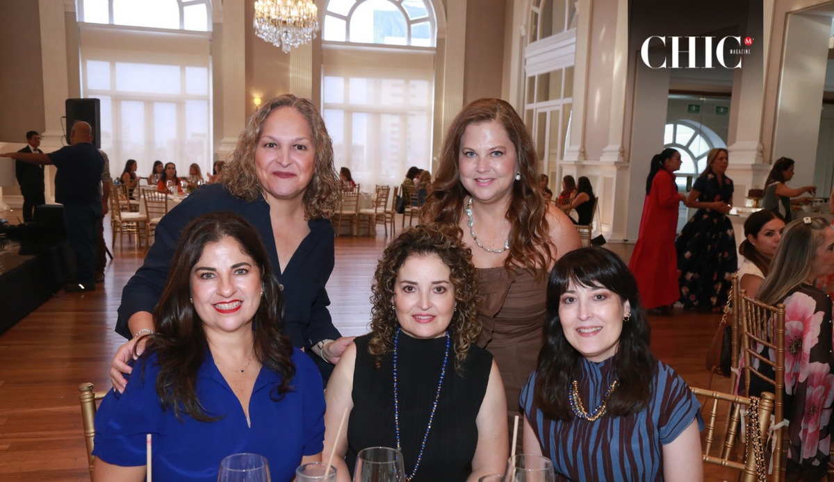 Carmen Guerra, Tina Barrientos, Nora Marroquin Sandra Welsh y Paty Welsh de Villarreal