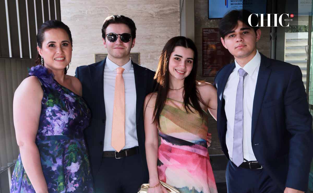 Karina Lomelí de González, Adrián Morales, Ana Karina González y Antonio González / Fotos: Omar Valdez