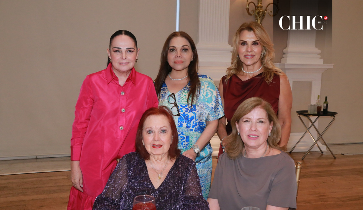 Perla Salinas, Claudia Ibarra, Claudia Bremer, Elia Gutíerrez y Lorena Noyola de Villarreal