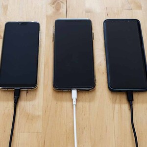 Los smartphones actuales están diseñados para gestionar la carga de forma inteligente. (Fotos: Pexels)