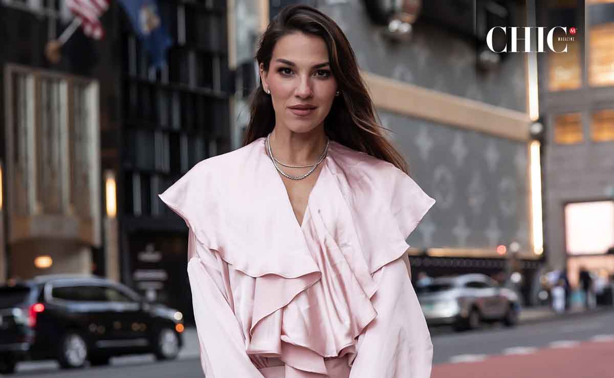 Vivi Muñoz tomó las calles de La Ciudad de los Rascacielos para lucir las mejores tendencias de la temporada / Foto: Cortesía