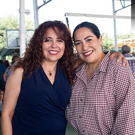Mónica y Montse