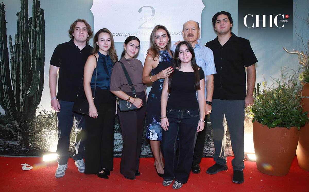 Santiago, Paula, Isabella, Cintya, Raymundo y Raymundo