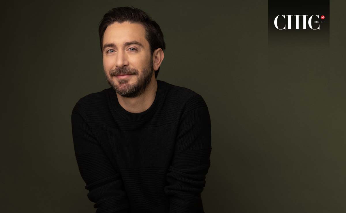 Entre cámaras, guiones y personajes, Octavio Hinojosa continúa construyendo su camino dentro del cine mexicano.