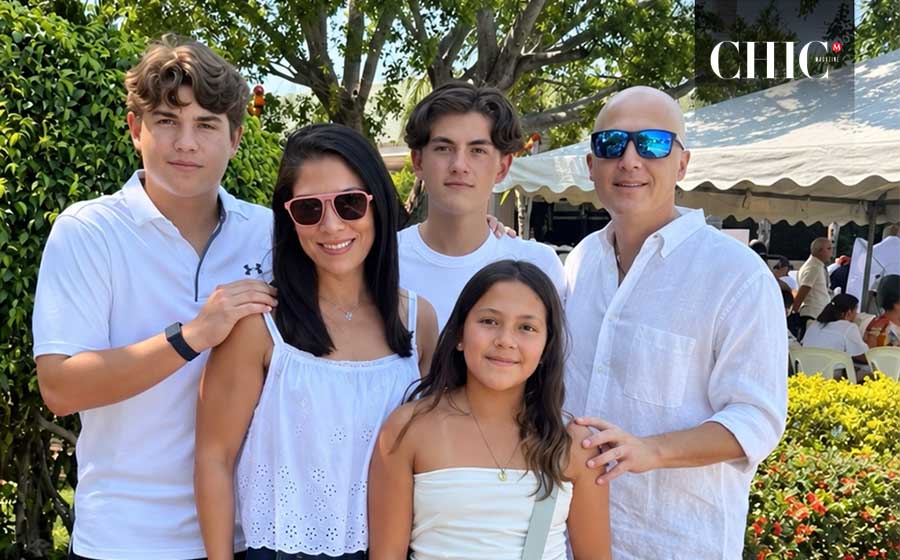 Mariano Niaves, Mariana Priego, Raúl Niaves, Andrea Niaves y Luis Niaves