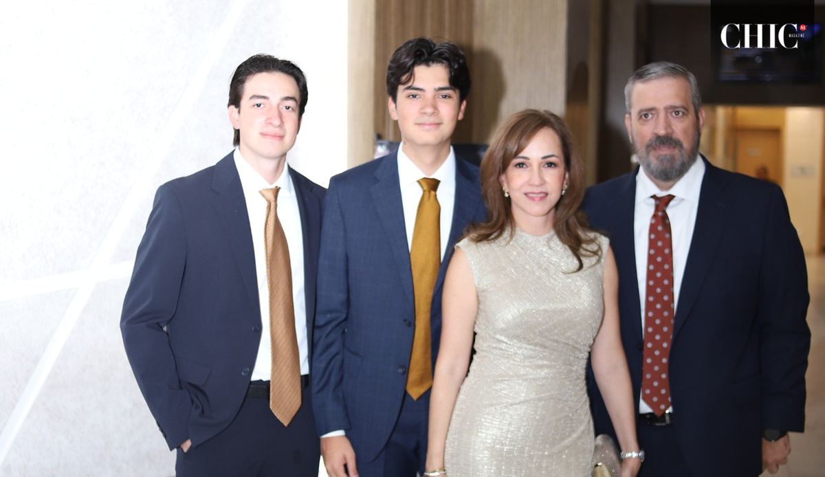 José Angel González,José Adrián González, Mariana Garza de González y José González