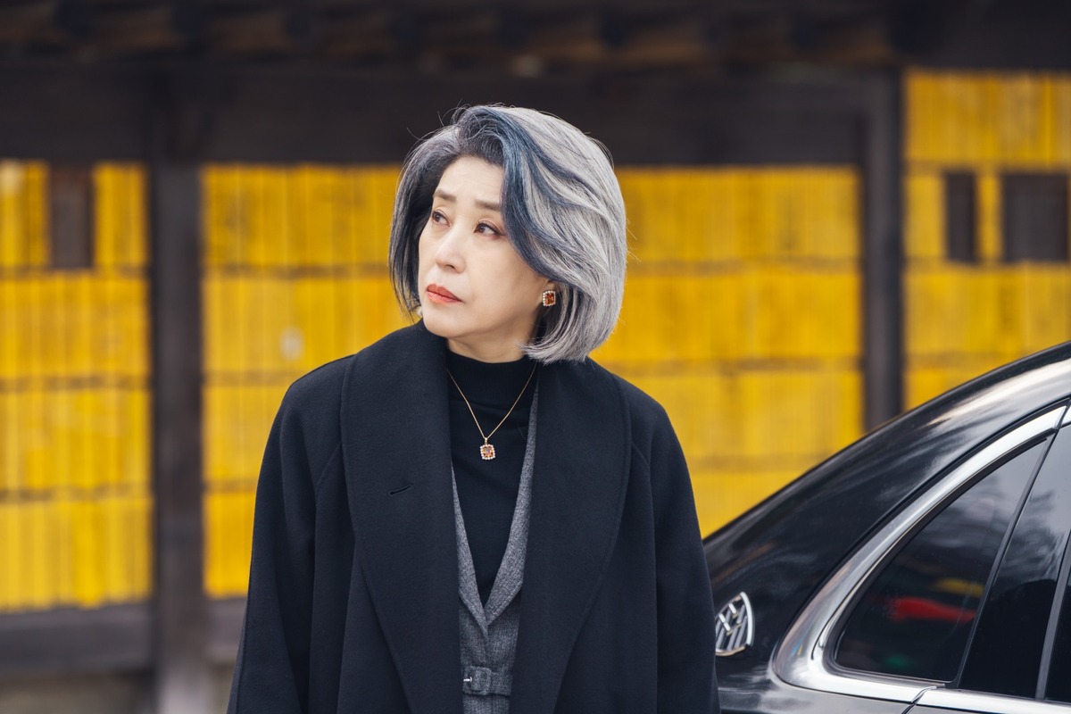 Kim Mi-kyung como Kong Man-seol (Foto: Netfilx)