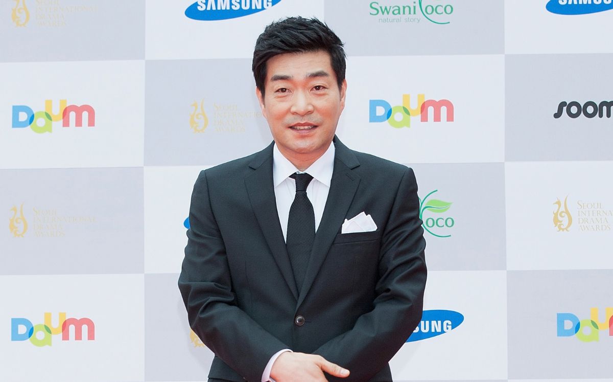 Son Hyun-joo como Bu Seung-kwon (Foto: Getty Images)