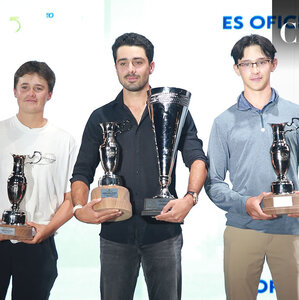 Ganadores del primer lugar. Pablo Fernández, Santiago García y Toño Safa