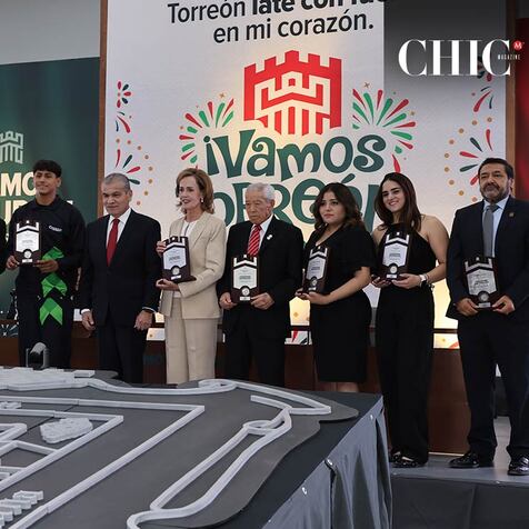 Homenajeados con sus preseas al Lagunero Distinguido 2026