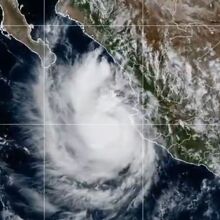 ¿Cuándo tocará tierra el huracán "Simón" tras cambiar su trayectoria? (Foto: X)