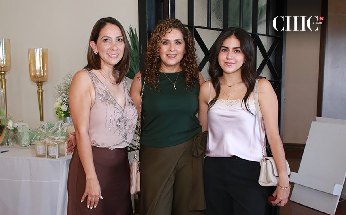 Gaby Flores, Claudia Alonso y Camila Becerra