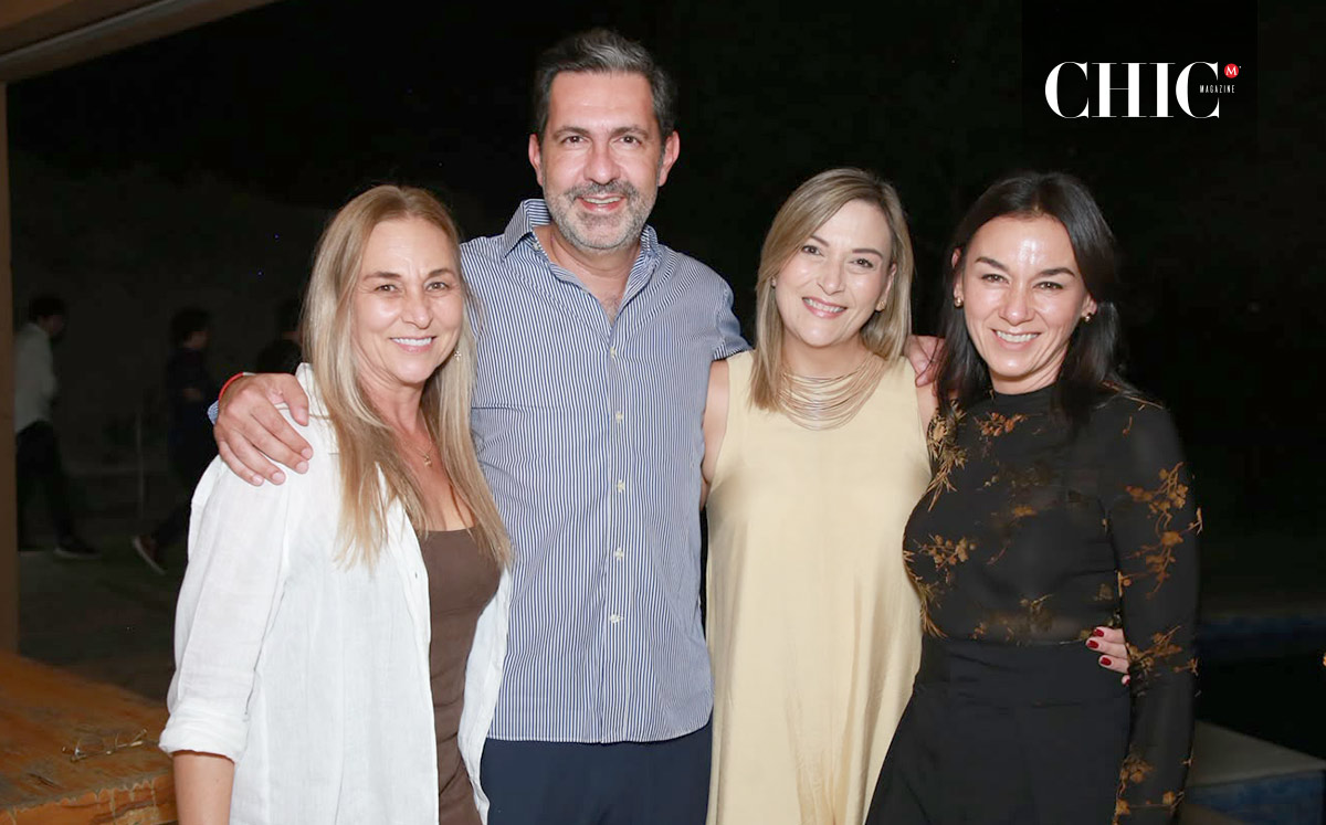 Liliana Tumoine, Toño Balmori, Ana Carla Tumoine y Paola Tumoine