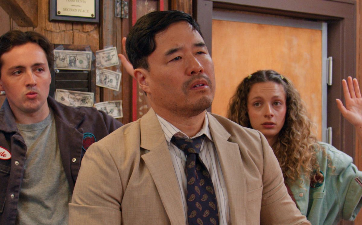 Randall Park como Mr. Sylvester (Foto: Netflix)