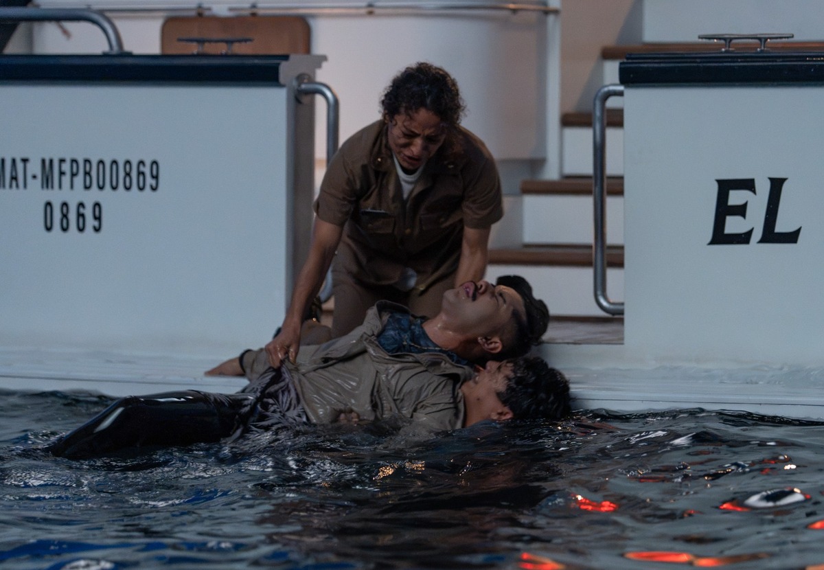 Teté Espinoza como la capitana (Foto: Netflix)
