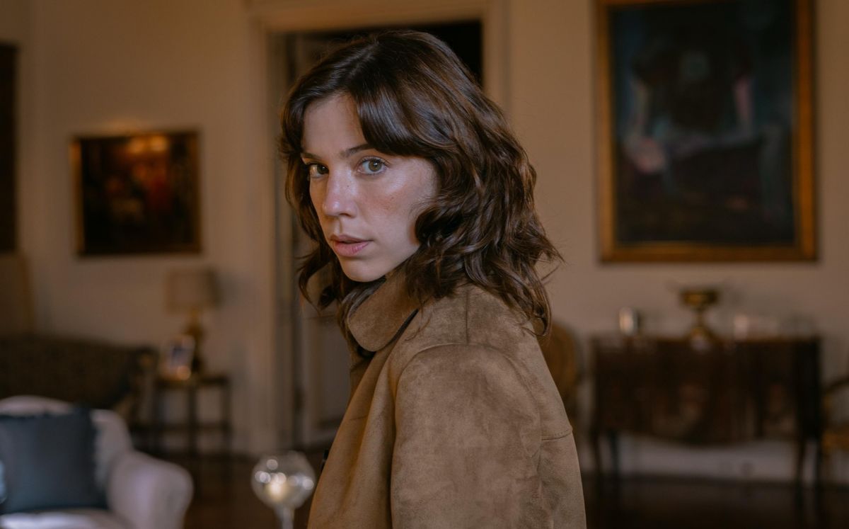 Alice Wegmann como "Maíra Rossetti" (Foto: Netflix/IG)