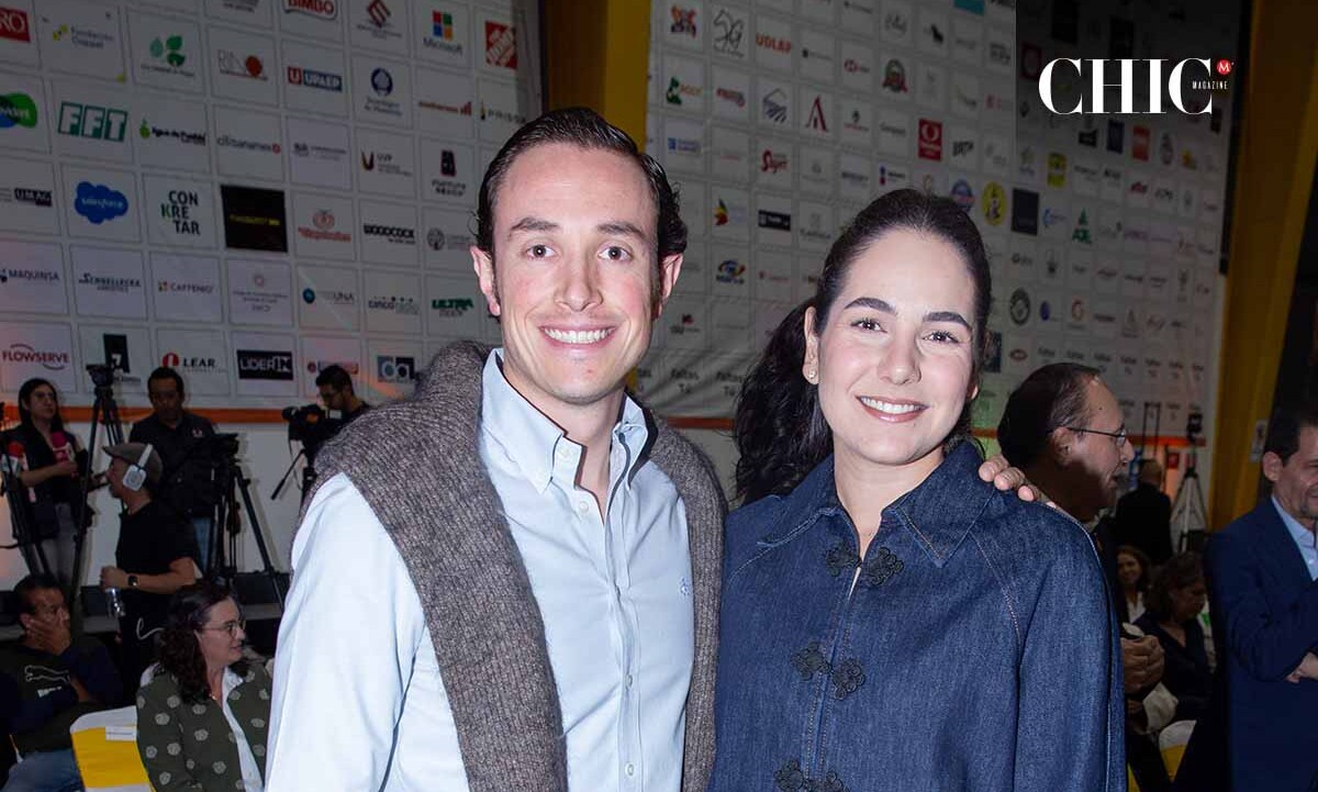 Alejandro Lozano y Sofía Abella